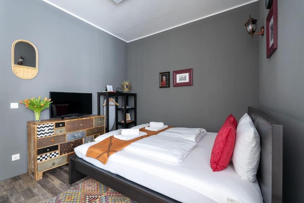Chic Studio By City Center By Hm Vienna Exterior photo